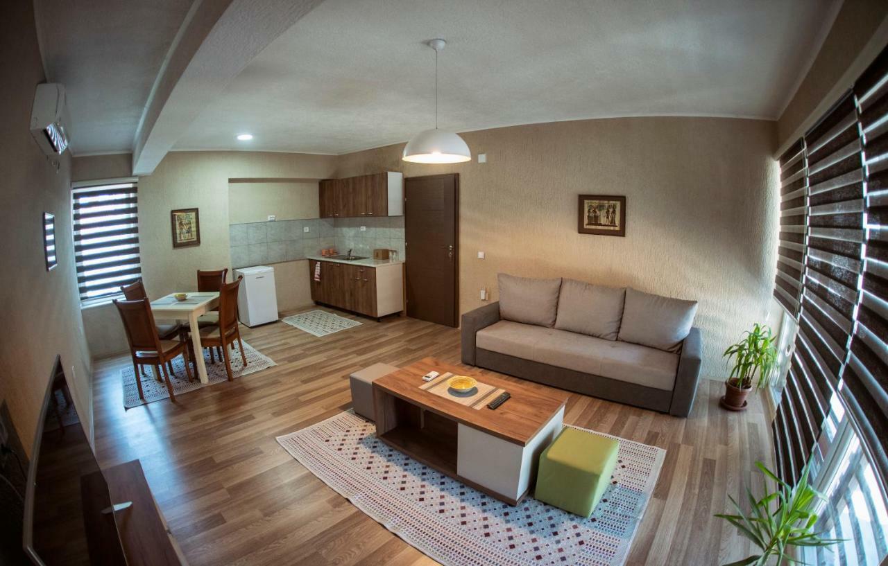 Dionis Rooms & Apartments Prilep Exteriér fotografie