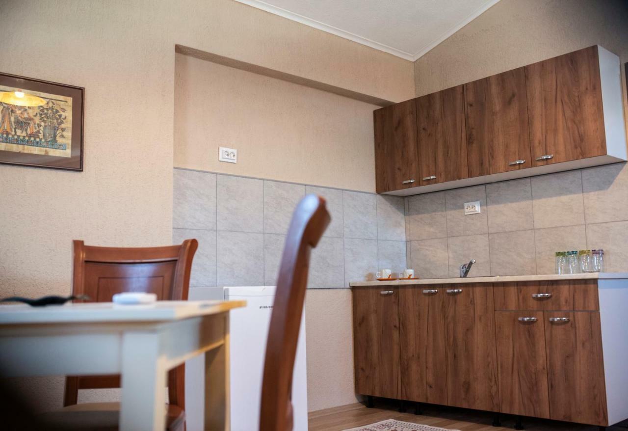 Dionis Rooms & Apartments Prilep Exteriér fotografie